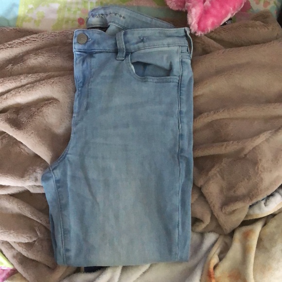 size 14 american eagle jeans/ no rips / white washed - Picture 2 of 3